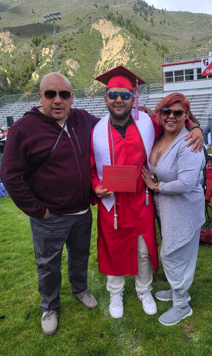 Shai Bello y familia, Glenwood Springs High School The Sopris Sun