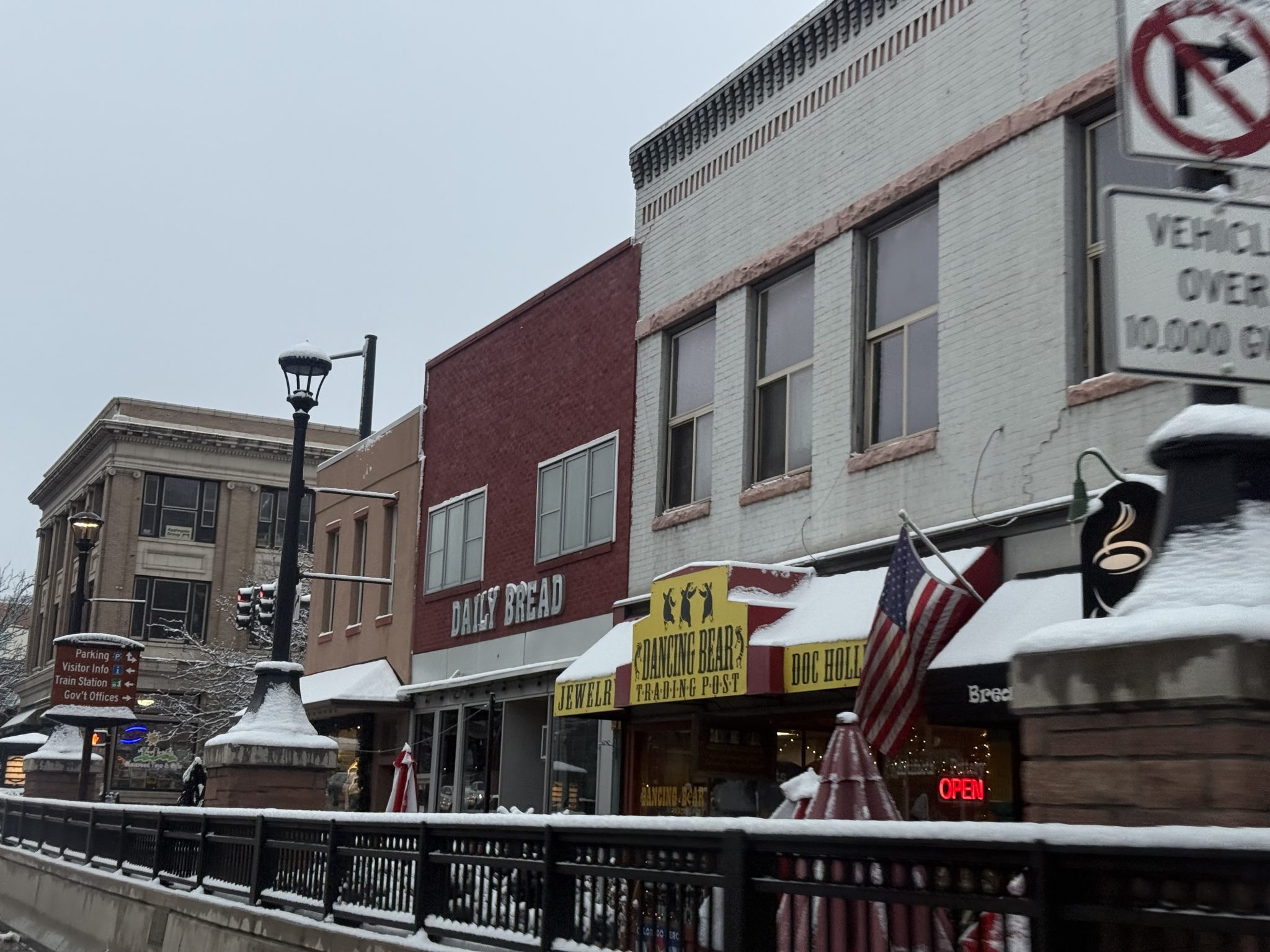 La nevada más reciente de Colorado ofrece alivio, pero el pronóstico de largo plazo para La Niña sigue siendo cálido