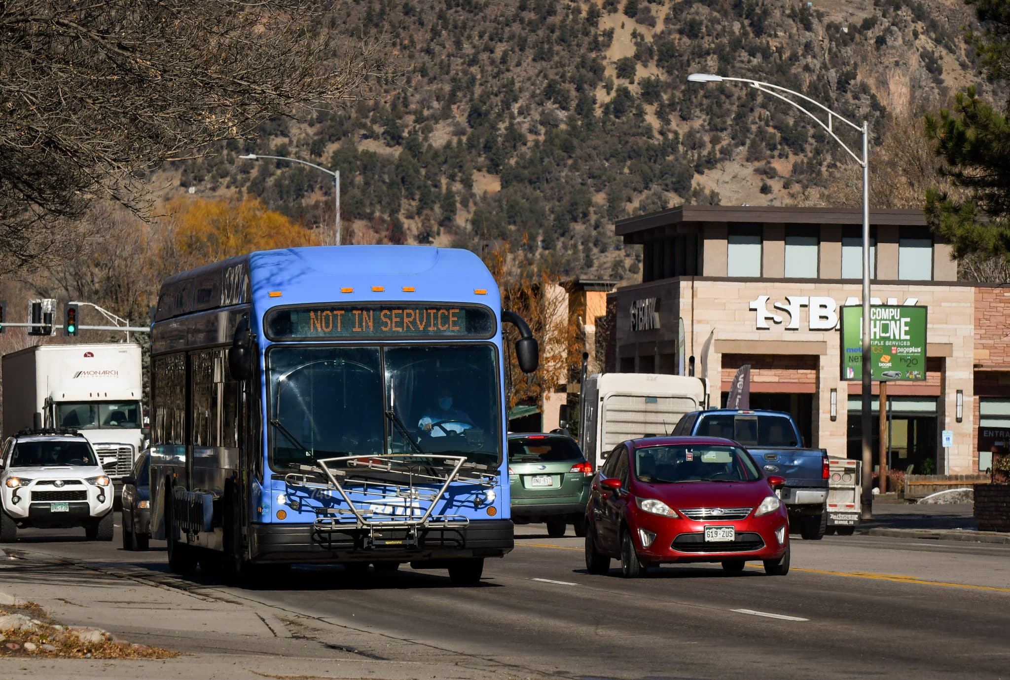 Residentes de Silt se oponen a usar fondos de la biblioteca para la ruta de autobús Hogback